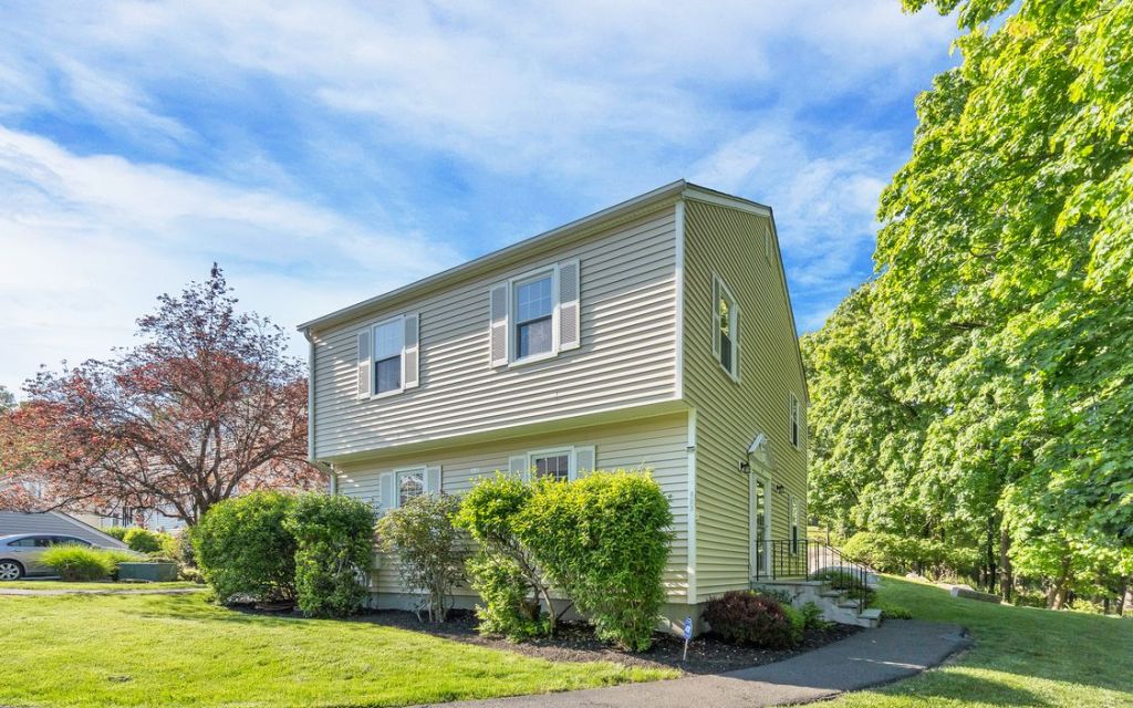 JUST LISTED! | Open House Saturday 5/22&nbsp;12-2